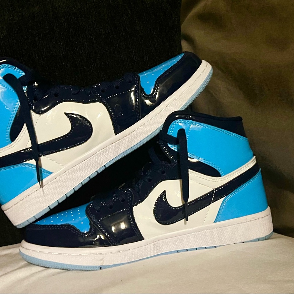 Jordan 1 blue chills
